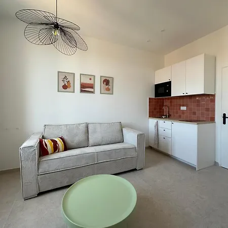 Cocon - Entierement Renove - 4 Couchages - 600m De La Gare De Apartment Cannes