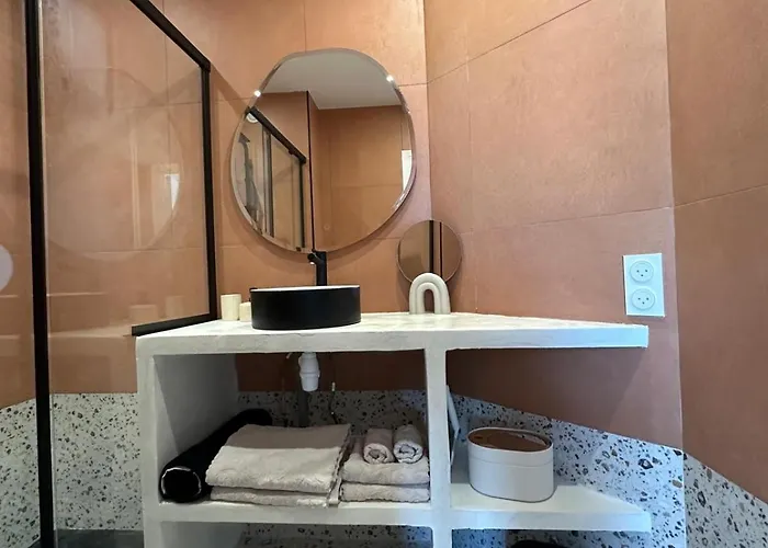 Cocon - Entierement Renove - 4 Couchages - 600m De La Gare De Apartamento Cannes